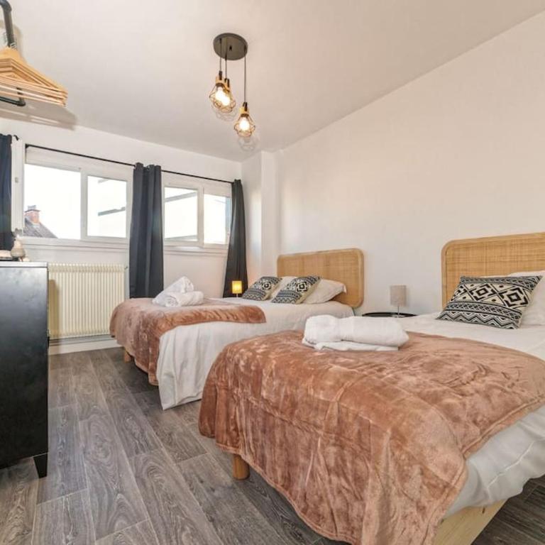 VILLE ET VOLCANS - Grand gite proche centre-ville pour 24 personnes - Maison de Vacances - 36