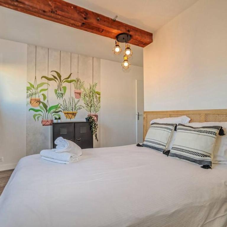VILLE ET VOLCANS - Grand gite proche centre-ville pour 24 personnes - Maison de Vacances - 40