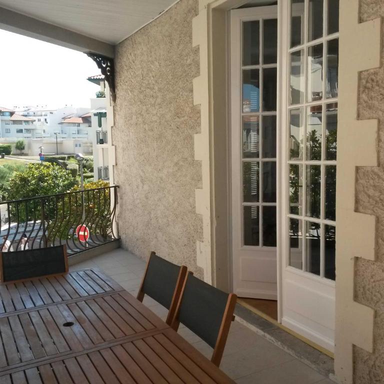 Beautiful and bright 1st Floor Flat with large Terrace - Biarritz City Center - Appartement 1 Chambre - 3