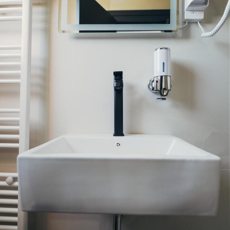 Wellness Spa Hotel Jola - Standardna Jednokrevetna Soba - 4