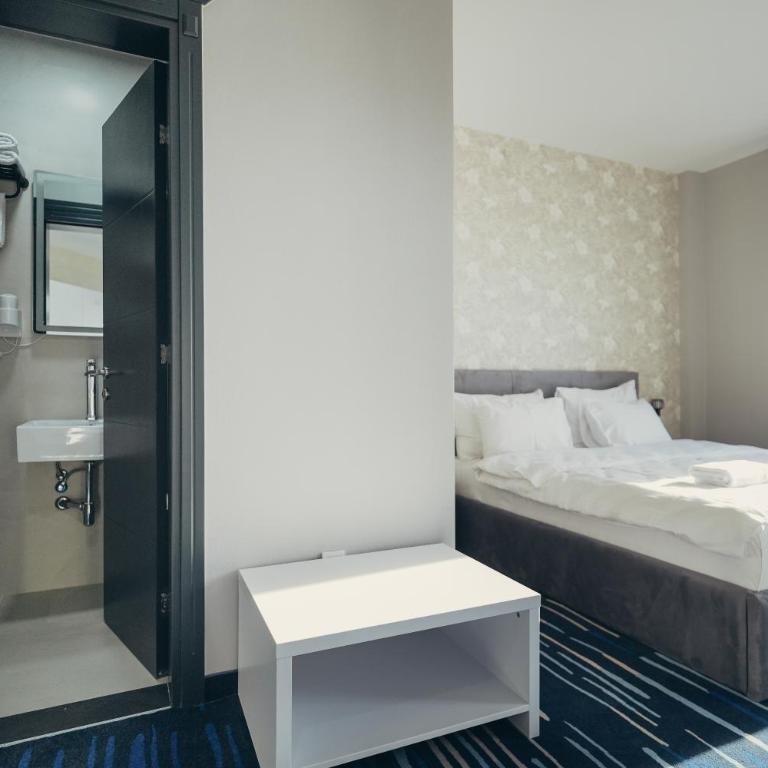 Wellness Spa Hotel Jola - Superior Dvokrevetna Soba sa Bračnim Krevetom - 1