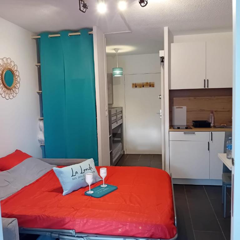 Charmant Studio en rez de jardin dans propriété privé pour 4 personnes - Appartement - Rez-de-Chaussée - 8