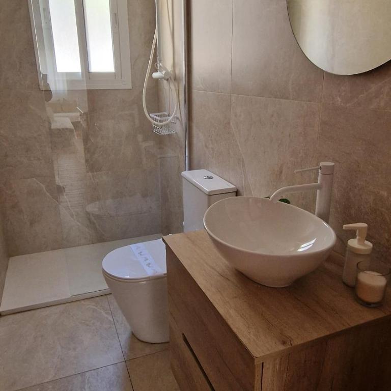 Apartamentos Latin - Apartamento de 2 dormitorios con vistas a la piscina - 2