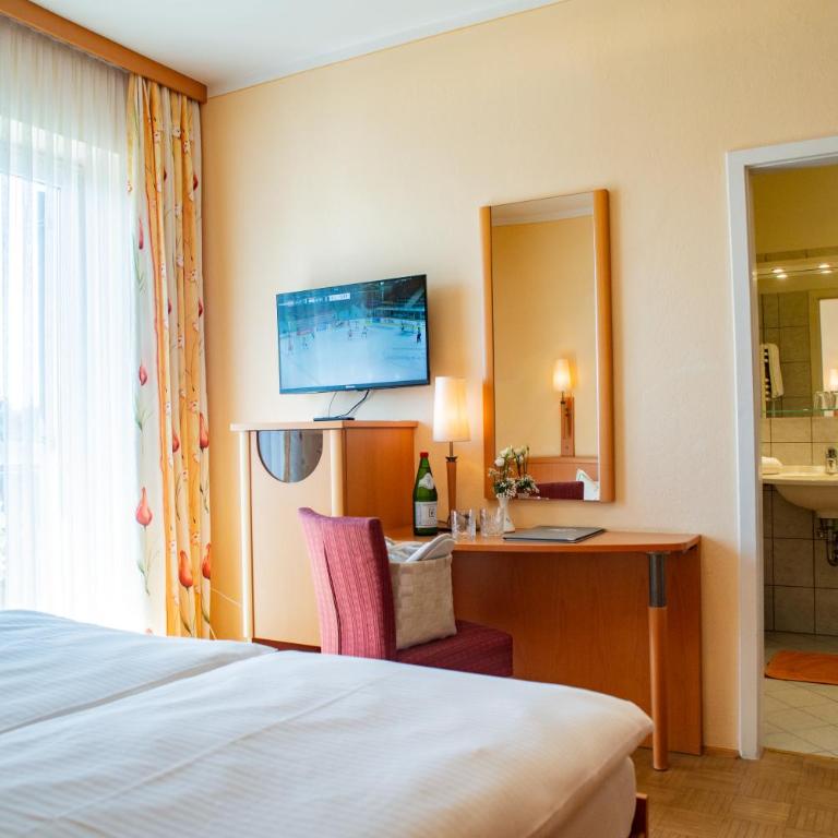Hotel Gasthof Scheer - Chambre Double - Vue sur Jardin - 4