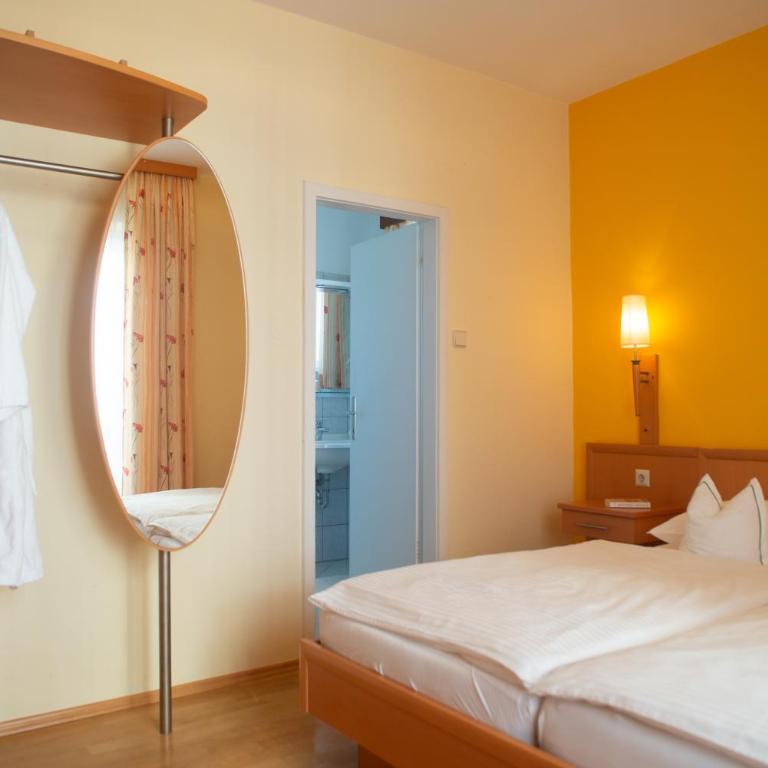 Hotel Gasthof Scheer - Chambre Double - Vue sur Jardin - 5