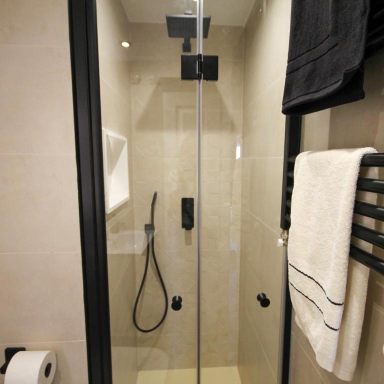 Luxury 2 bed, 2 bath apartment with sea view, central heating and new bathrooms. - Apartamento de 2 dormitorios - 11