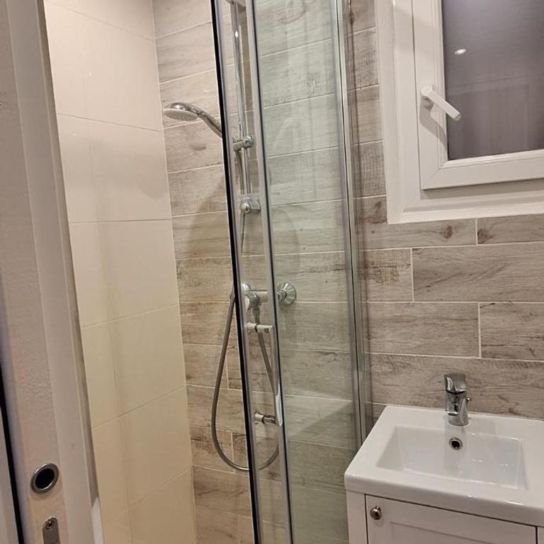 Studio lumineux avec stationnement proche Monaco, Nice, plage et gare - One-Bedroom Apartment - 9