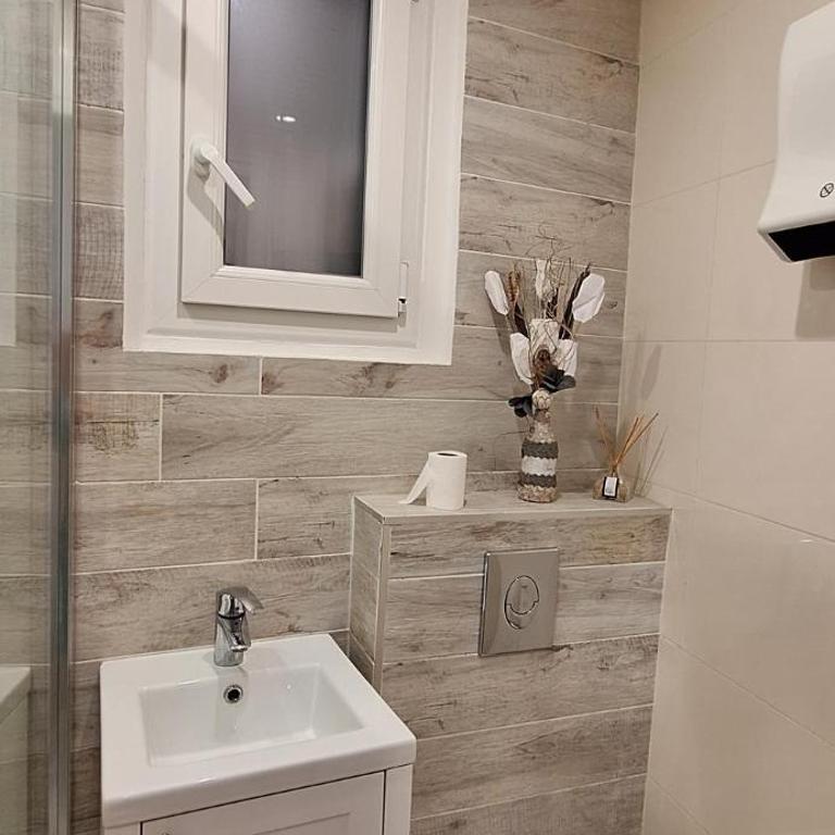 Studio lumineux avec stationnement proche Monaco, Nice, plage et gare - One-Bedroom Apartment - 10
