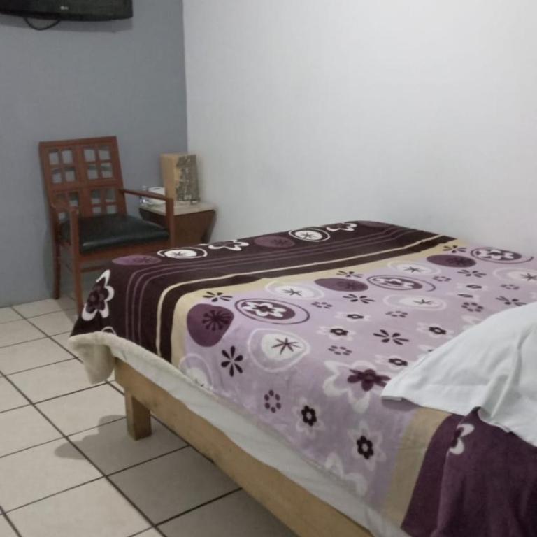 Hotel Puerto México Aeropuerto - Habitación Doble con baño compartido - 1