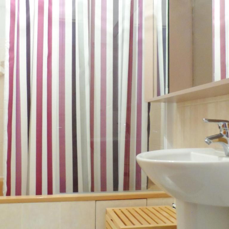 Maison Cozy au Coeur de Cabourg avec Terrasse, Proche Plage, pour 4 Pers., Animaux Acceptés - FR-1-487-328 - Holiday Home (4 Adults) - 11