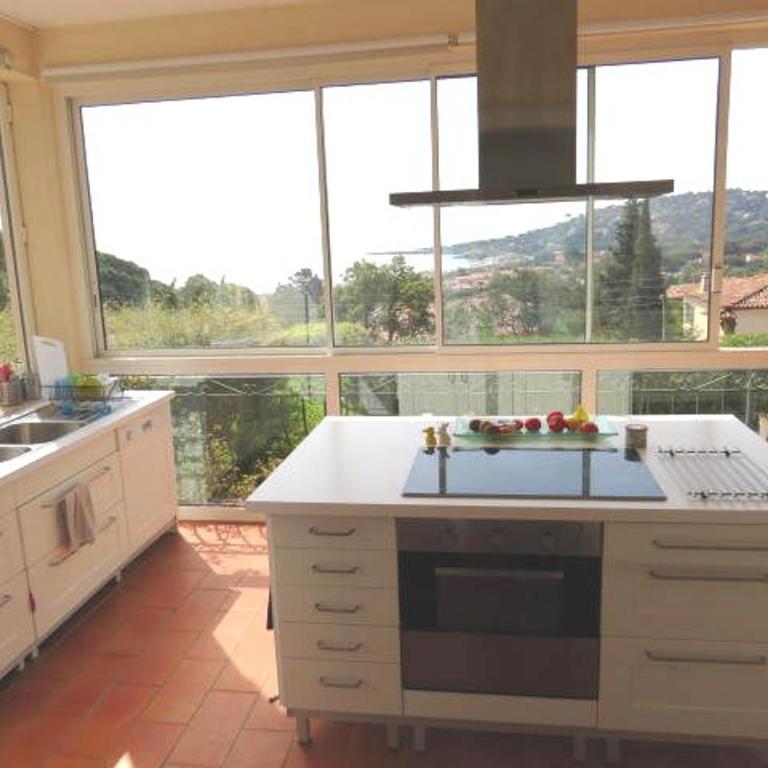 Villa spacieuse avec piscine privée et climatisation à Sainte-Maxime, idéale pour 10 personnes - FR-1-780-16 - Villa - 12