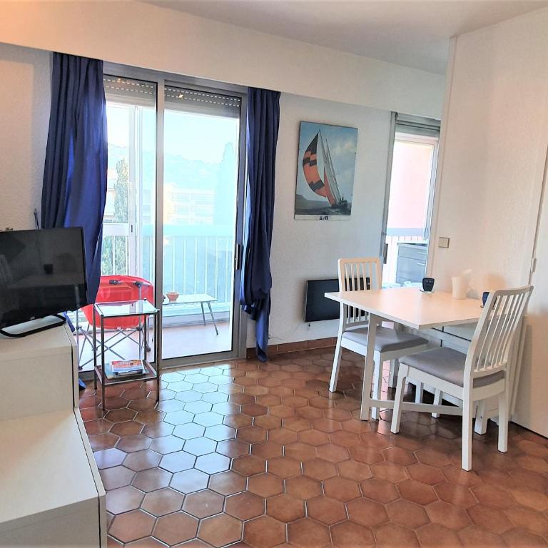 Studio à Sainte-Maxime avec parking, balcon, animaux admis - FR-1-780-37 - Apartment - 3