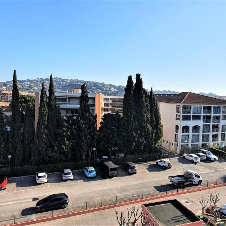 Studio à Sainte-Maxime avec parking, balcon, animaux admis - FR-1-780-37 - Apartment - 5