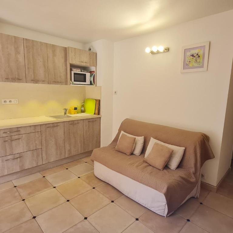 Studio coin-nuit avec balcon et parking à Sainte-Maxime - FR-1-780-41 - Apartamento - 7
