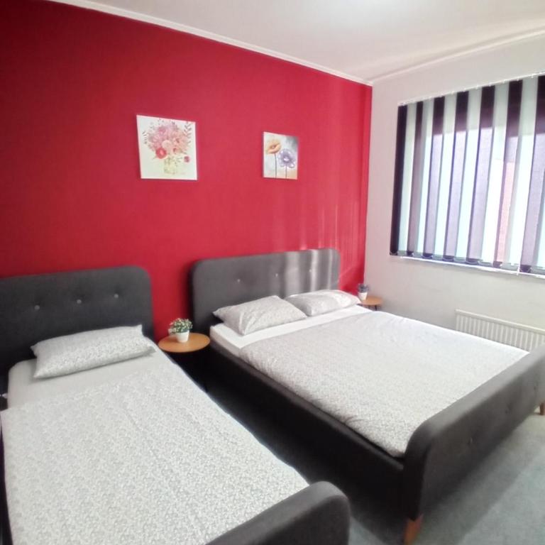 Pansion San - Triple Room with Private Bathroom - 3