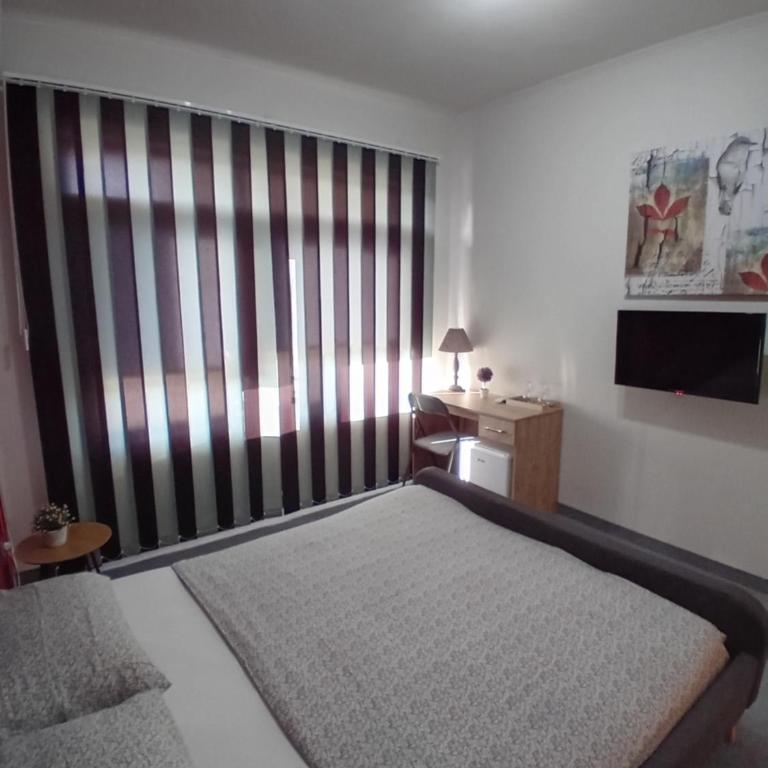 Pansion San - Standard Double Room with Shared Bathroom - 2