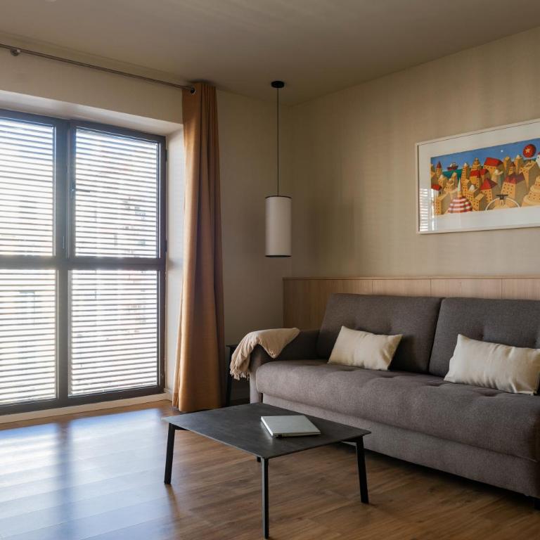 MH Apartments Urban - One-Bedroom Apartment - 9