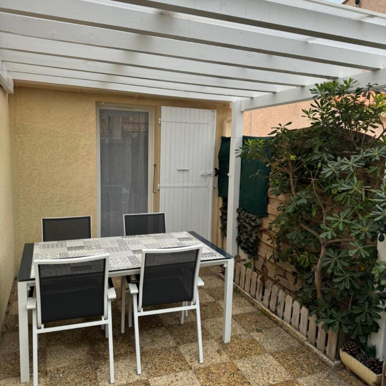 New Maison tout confort, bord de mer avec Parking Privé - Two-Bedroom House - 25