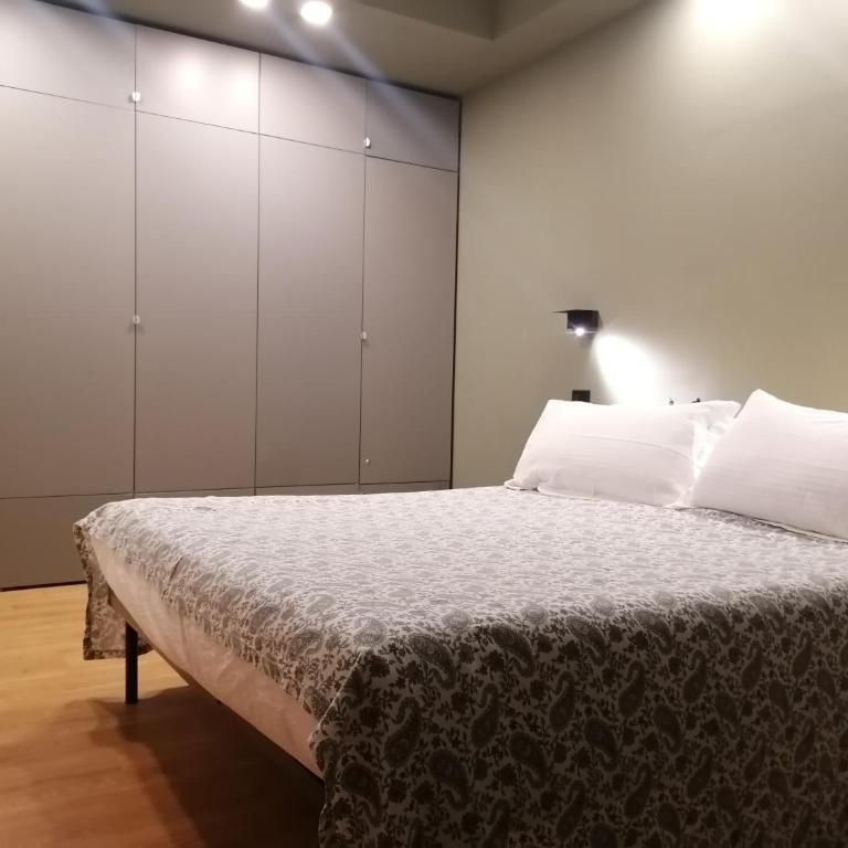 Arona 03 centralissimo ampio bilocale con garage - Appartamento con 1 Camera da Letto - 19
