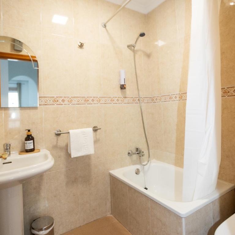 Naim Guest House Nerja - Estudio con balcón - 19