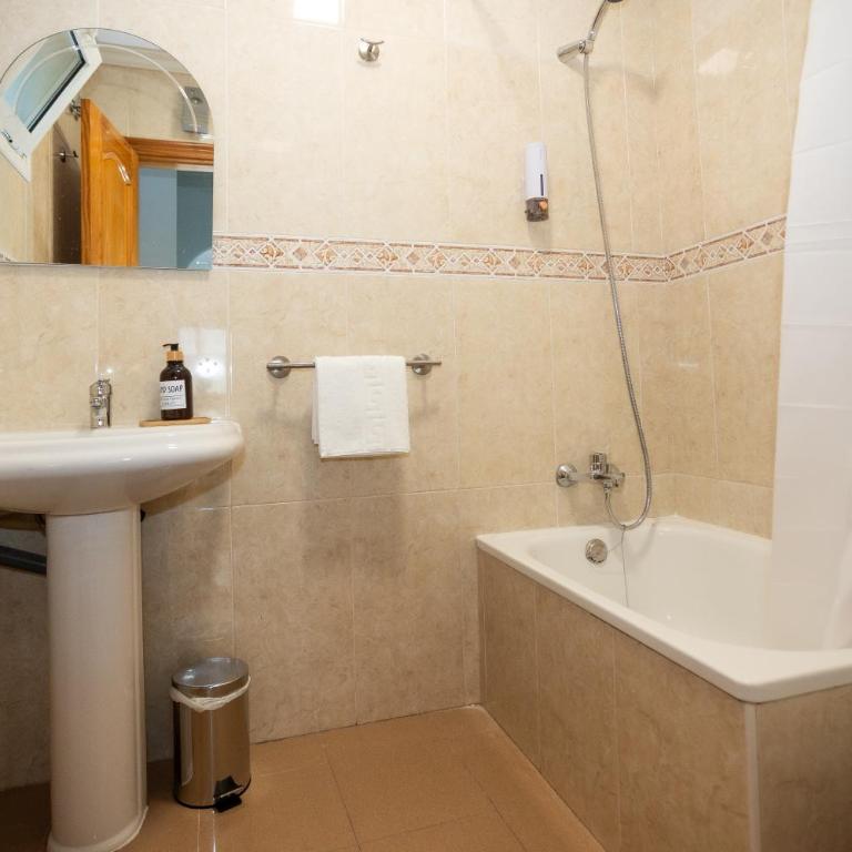 Naim Guest House Nerja - Estudio con balcón - 22