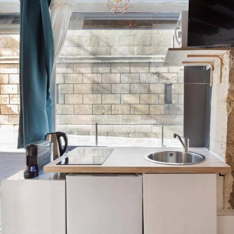 Lou - Stylish Studio Montorgueil Historic Heights - One-Bedroom Apartment - 5