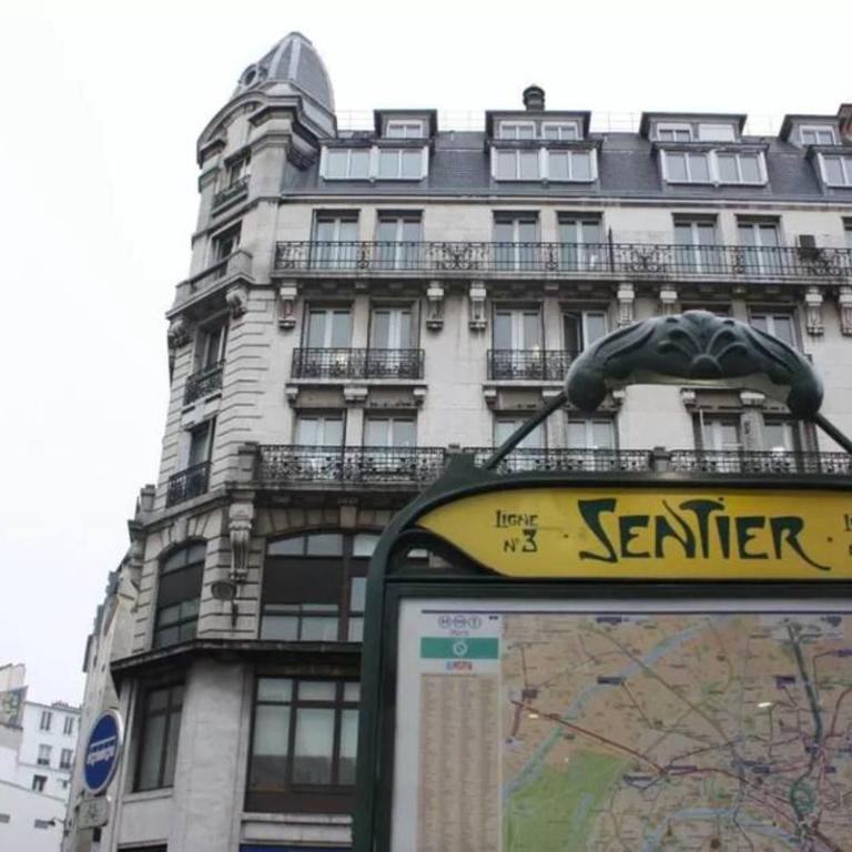 Lou - Stylish Studio Montorgueil Historic Heights - One-Bedroom Apartment - 12