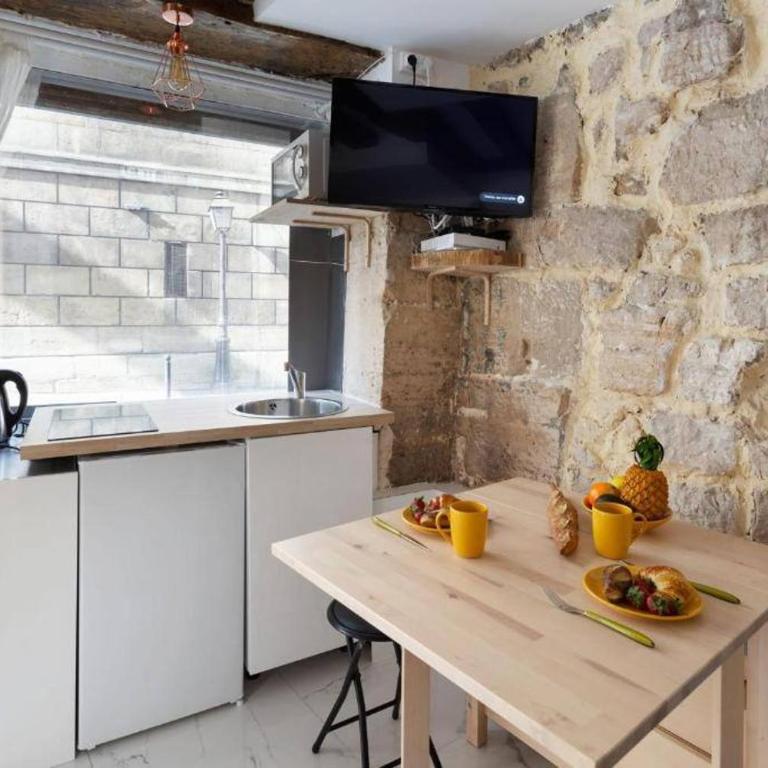Lou - Stylish Studio Montorgueil Historic Heights - One-Bedroom Apartment - 20