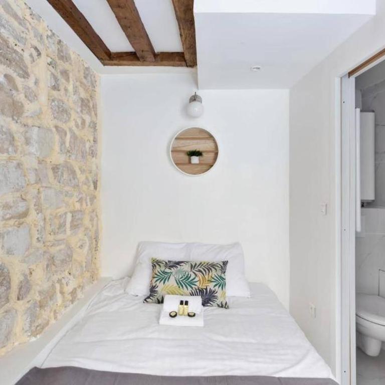 Lou - Stylish Studio Montorgueil Historic Heights - One-Bedroom Apartment - 23