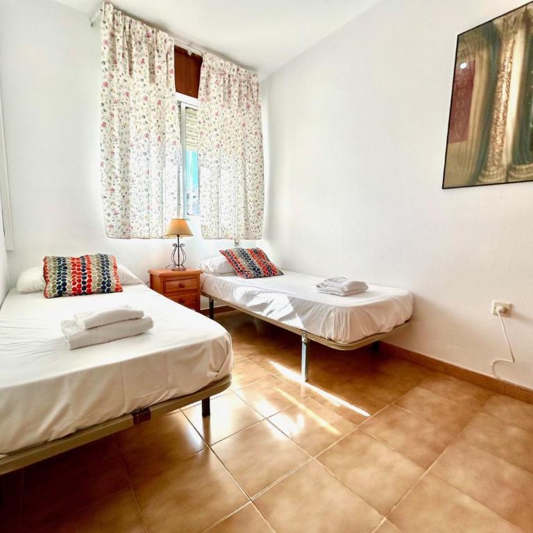 GATU DULCE junto playa, terraza, aire acc, parking, piscina , " Preferente mayores de 21 años y familias " - Apartamento con vistas al mar - 12
