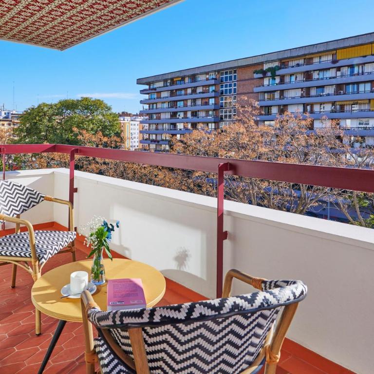 Hesperia Sevilla - Habitación Doble Confort con terraza y vistas a la ciudad - 4