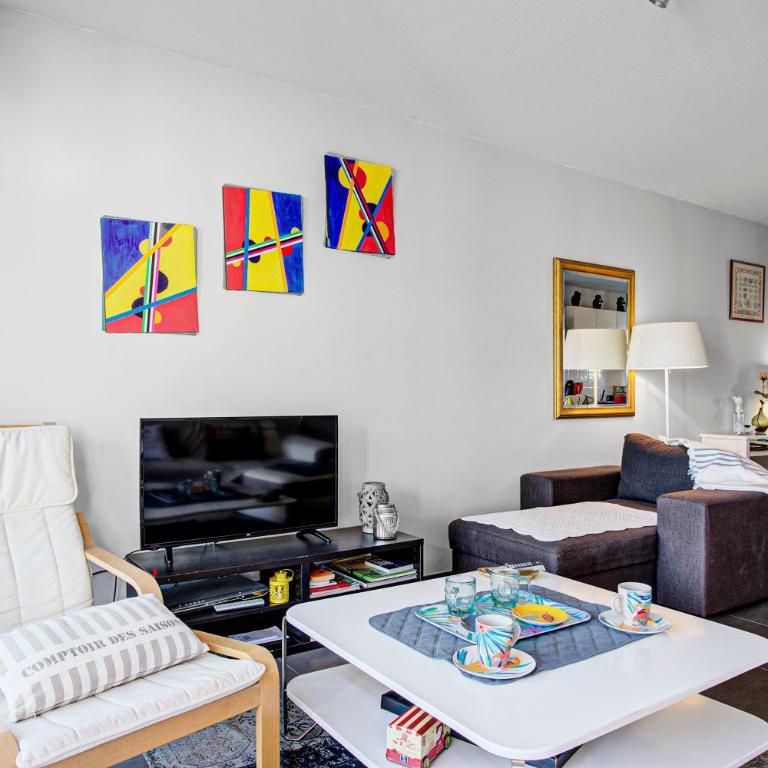 VERT Paradis ST CYPRIEN GOLF CLAIR 3 étoiles, 80 m2 avec Terrasse Pergola, Vue apaisante sur Pins parasols, 2è étage, 2 chambres, 3 CLIM, WIFI - Piscine, Parking et Park à vélos, Ascenseur - en Option Linge, Ménage - Pistes cyclables, Mer à proximité - Two-Bedroom Apartment - 40