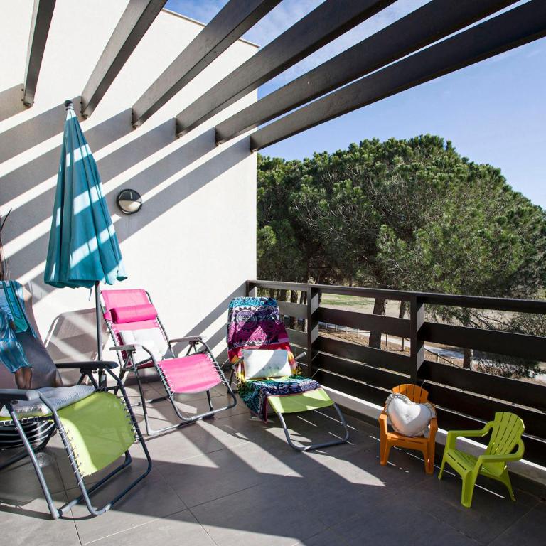 VERT Paradis ST CYPRIEN GOLF CLAIR 3 étoiles, 80 m2 avec Terrasse Pergola, Vue apaisante sur Pins parasols, 2è étage, 2 chambres, 3 CLIM, WIFI - Piscine, Parking et Park à vélos, Ascenseur - en Option Linge, Ménage - Pistes cyclables, Mer à proximité - Two-Bedroom Apartment - 25