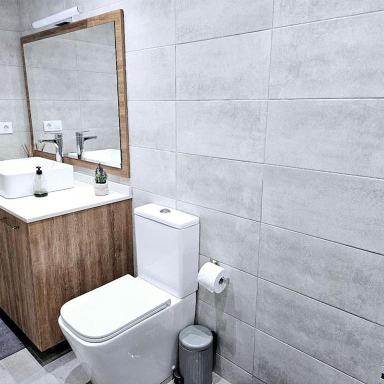 Appartement lumineux-vue mer. Refait à neuf 2023. - Apartamento de 2 dormitorios - 7