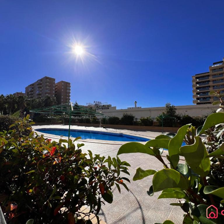 Amplio y Familiar bien ubicado - Apartamento de 3 dormitorios - 18