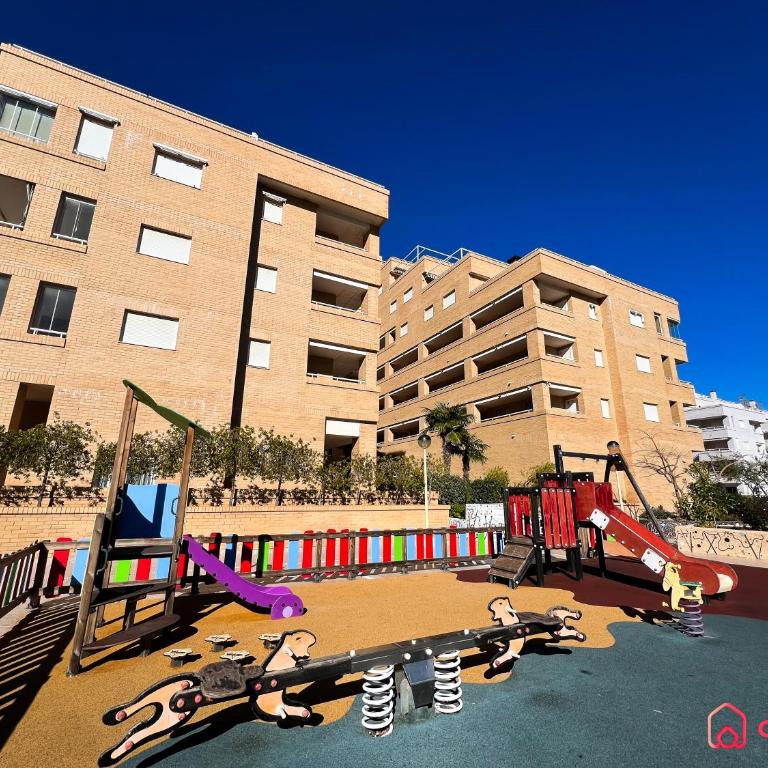 Amplio y Familiar bien ubicado - Apartamento de 3 dormitorios - 27