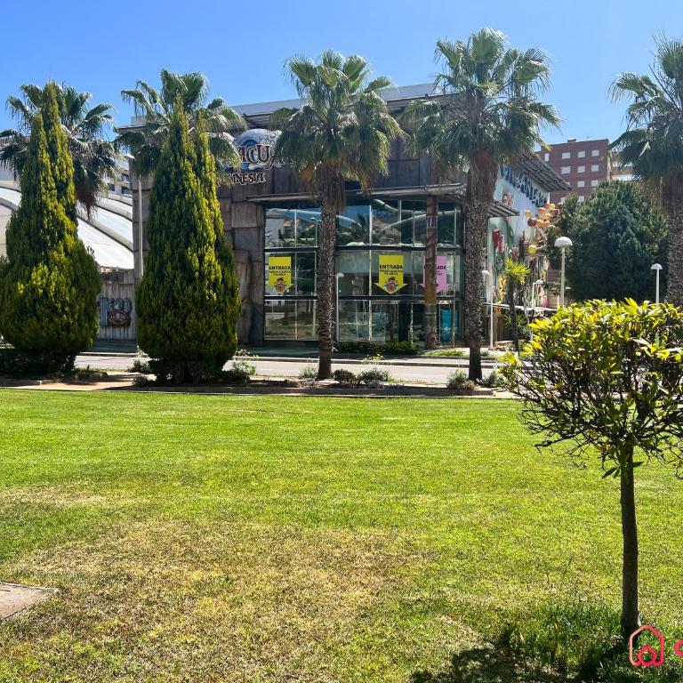 Amplio y Familiar bien ubicado - Apartamento de 3 dormitorios - 32