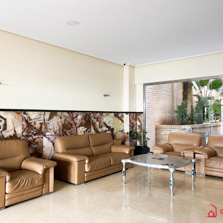 Amplio y Familiar bien ubicado - Apartamento de 3 dormitorios - 44