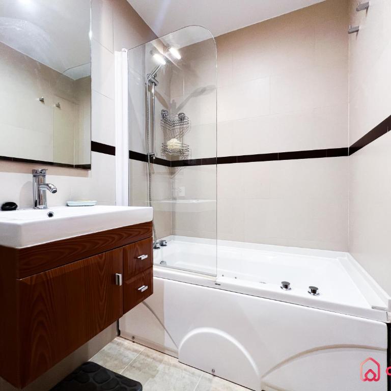 Amplio y Familiar bien ubicado - Apartamento de 3 dormitorios - 47