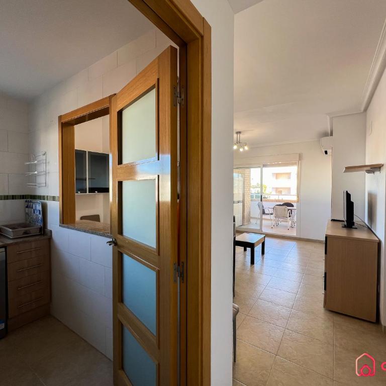 Amplio y Familiar bien ubicado - Apartamento de 3 dormitorios - 52