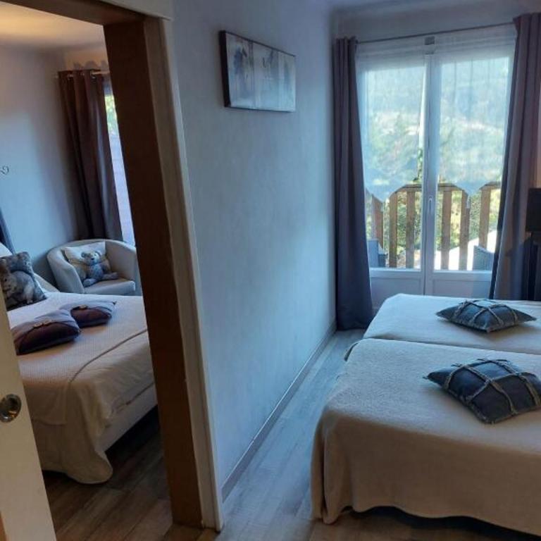 Hotel & Restaurant Le Chalvet - Chambre Familiale Confort - 15