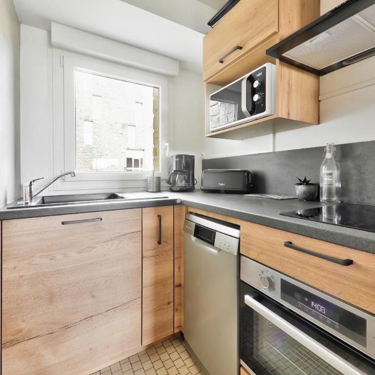Vue mer, proche plages, 5 adultes 1 enfant - Appartement - 5