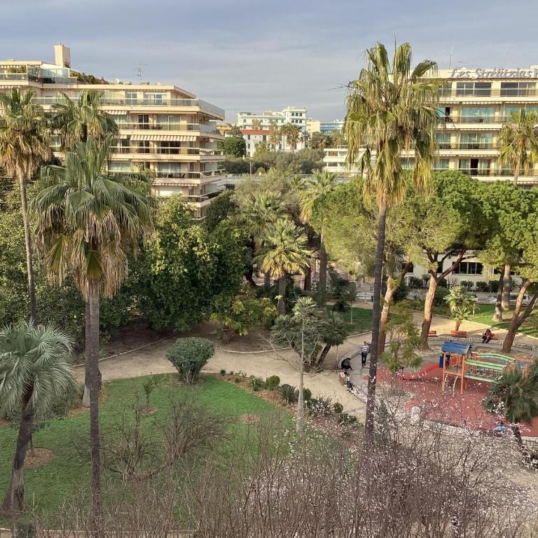 Appartement 2 pièces meublés à Juan Les Pins - Appartement - Vue sur Jardin - 13