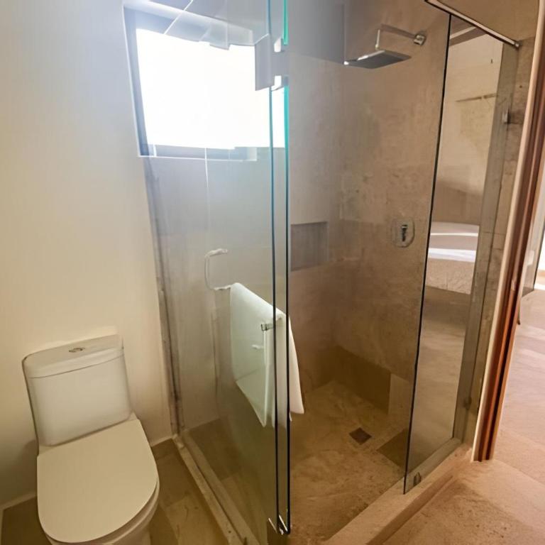EXCLUSIVE BUILDING INFINITY POOL AND GYM RESTAURANTS AND BAR DISTRICT NEARBy - Casa con 1 dormitorio - 70