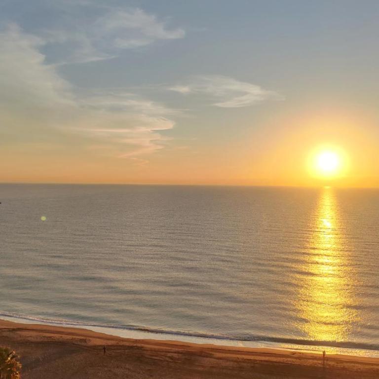 BEACHFRONT -- NEW LUXURY Apartment -- 1ª Linea Playa -- Fuengirola CITY CENTER -- Private PARKING -- Panoramic Sea Views -- - Apartamento con vistas al mar - 10