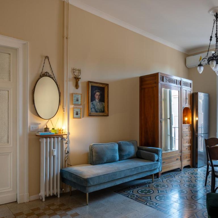 Casa Storica anni '30: da Fedro e Bianca - Appartamento con 2 Camere da Letto - 2