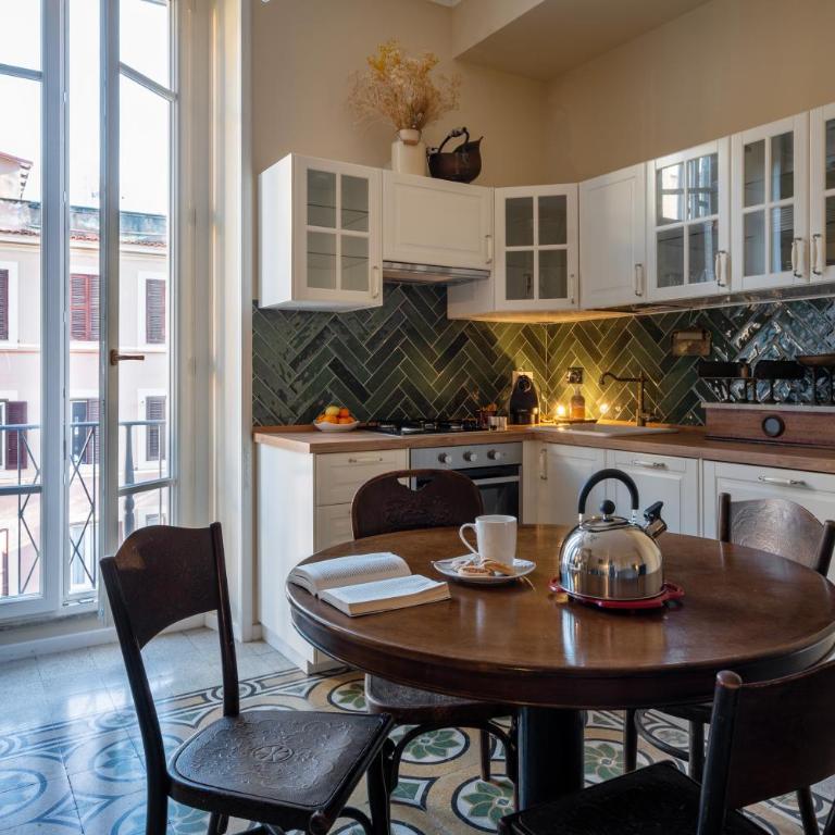Casa Storica anni '30: da Fedro e Bianca - Appartamento con 2 Camere da Letto - 4