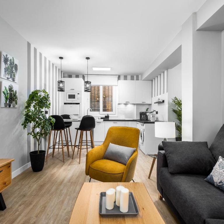 Apartamento Aloha Torres (La Carihuela) Torremolinos - One-Bedroom Apartment - 1