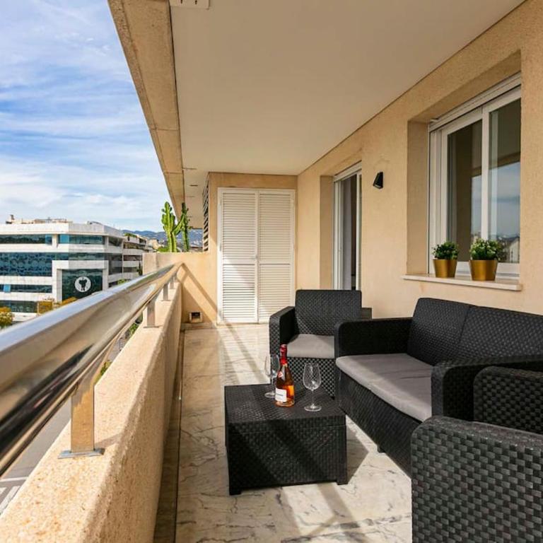 MARBELLA HOME RENTALS - Marina Banus, Puerto Banus, 2BR Luminous pool & parking - Two-Bedroom Apartment - 29