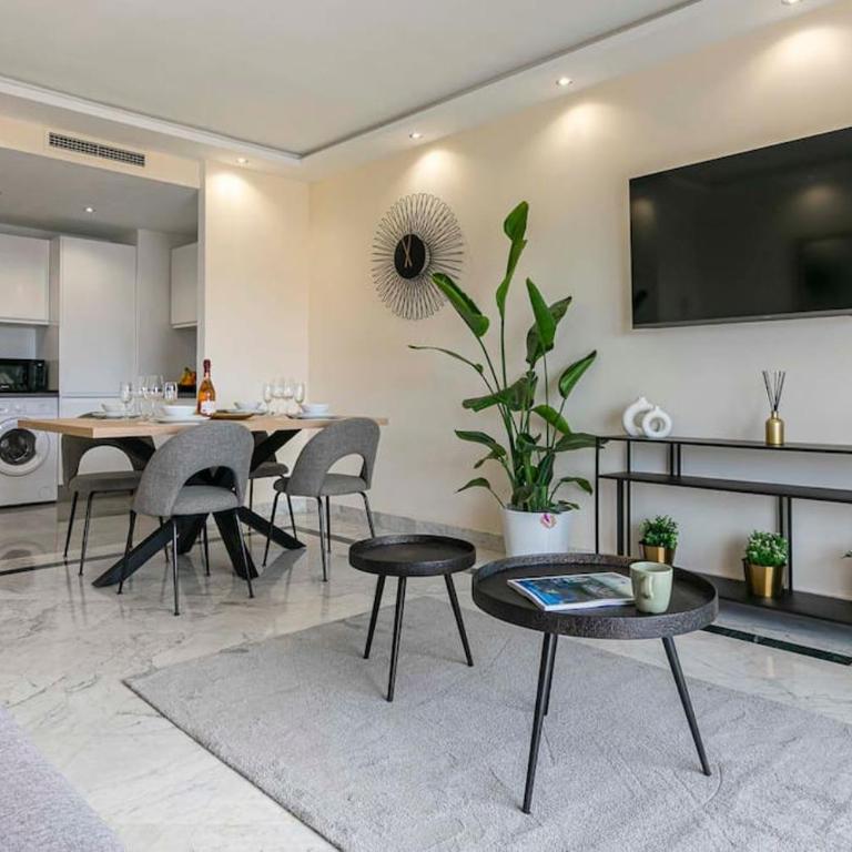 MARBELLA HOME RENTALS - Marina Banus, Puerto Banus, 2BR Luminous pool & parking - Two-Bedroom Apartment - 33